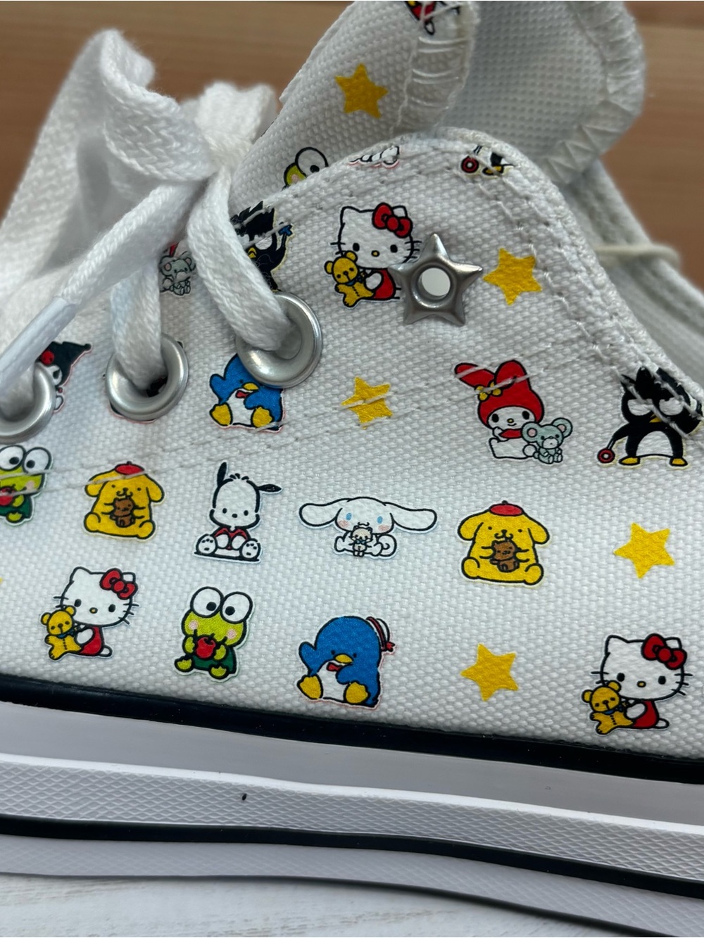 Converse HELLO KITTY And Friends Chuck Taylor White Low Sneakers Women’s Sz 7 - Picture 2 of 11